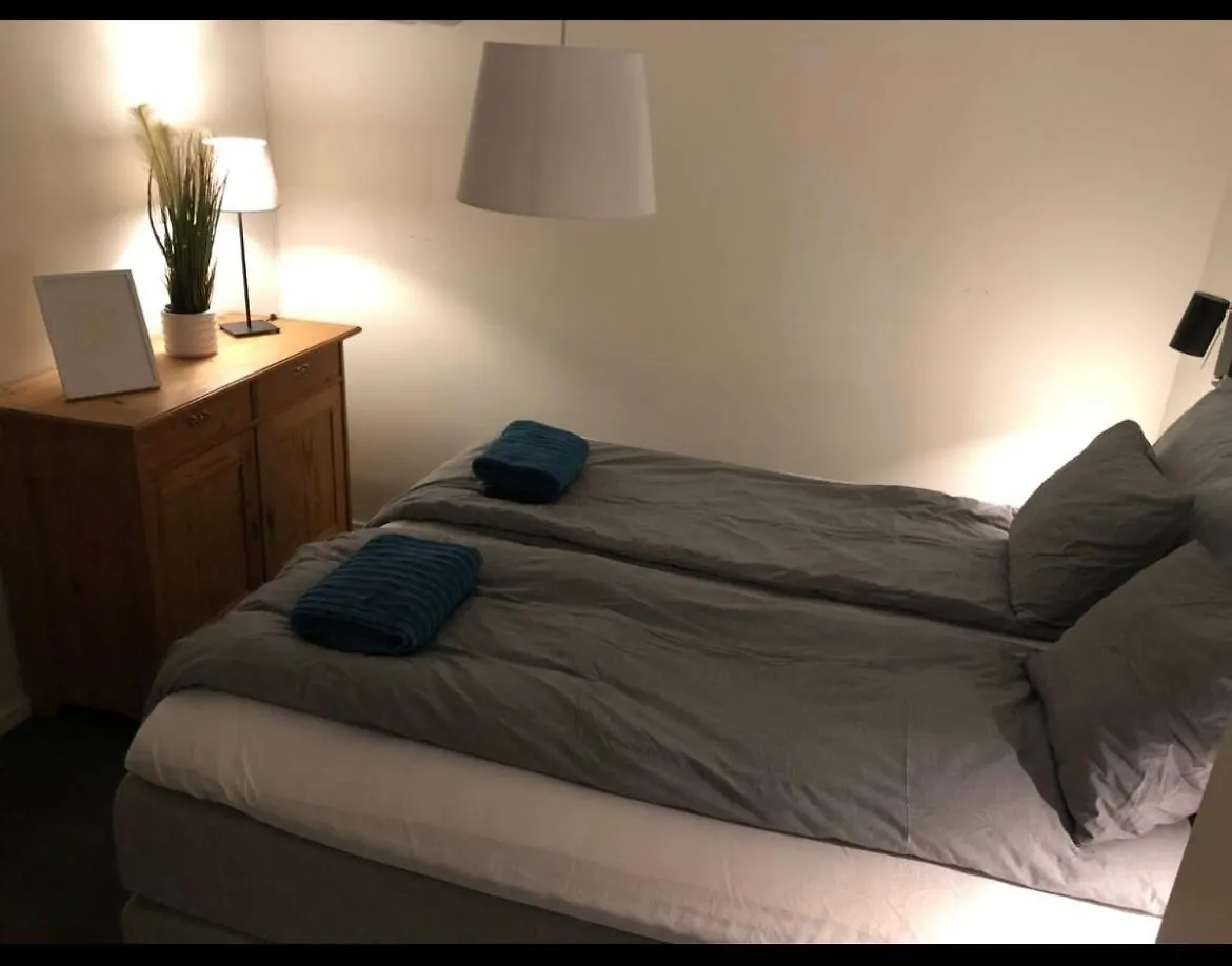 Fint Boende Med 4 Sovrum Parkering Och Traedgard Stockholm
