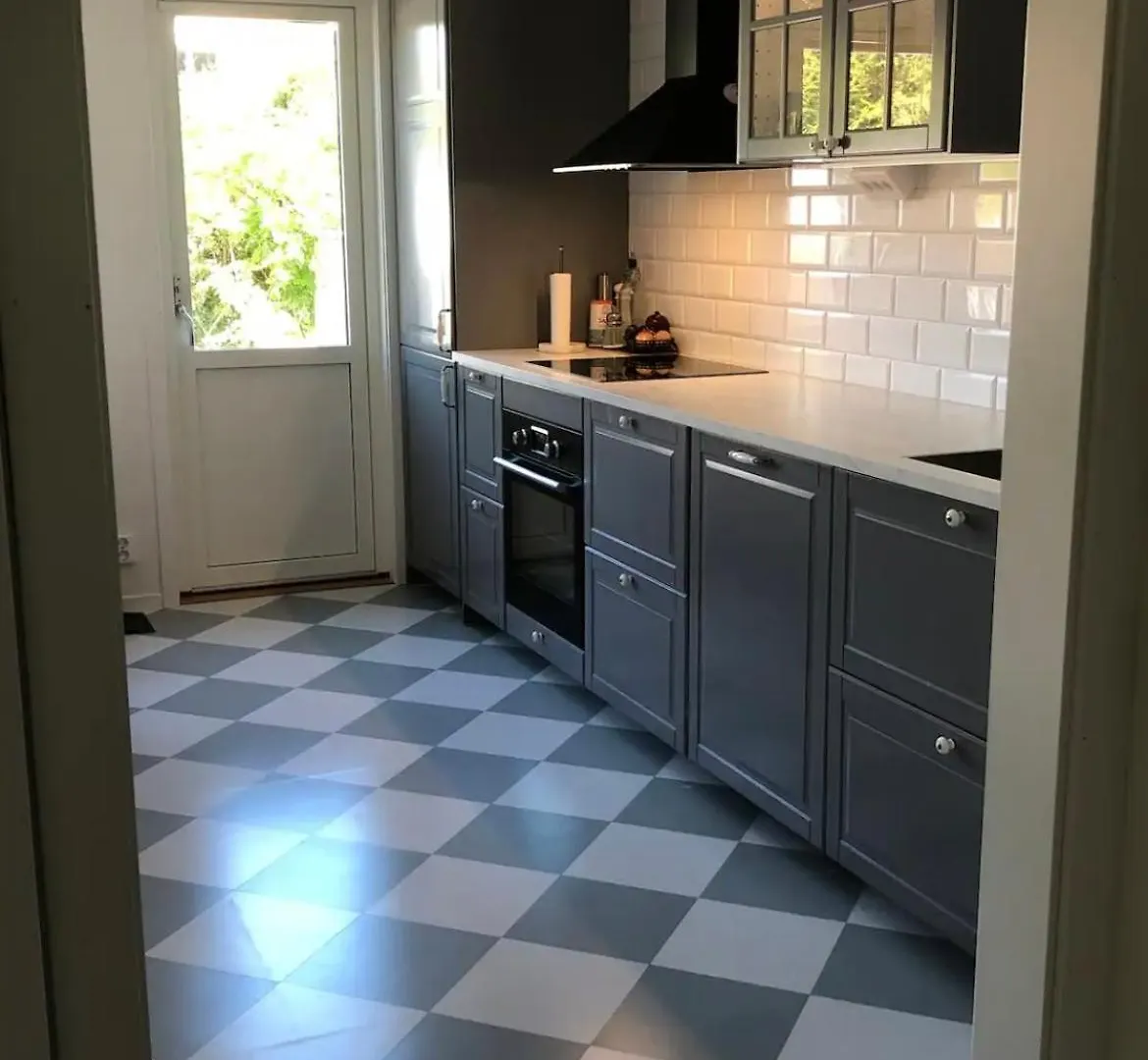 Fint Boende Med 4 Sovrum Parkering Och Traedgard Stockholm Villa